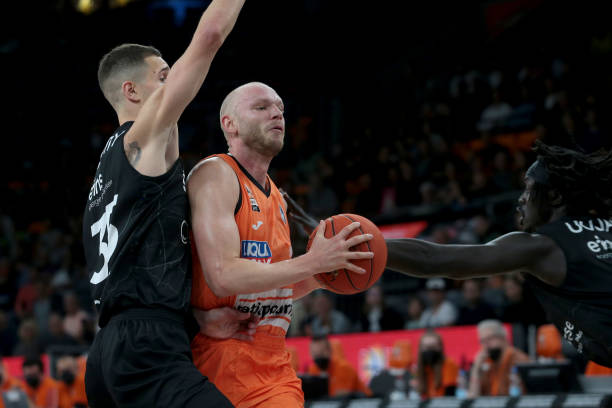 他不仅是 他不仅是