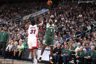 在比赛中展 在比赛中展